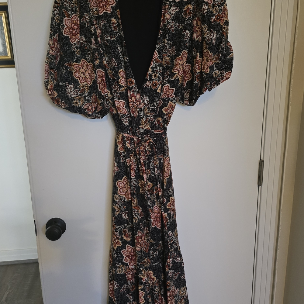 MINKPINK Black and Red Floral Long Sleeve Dress